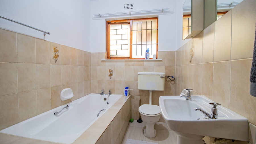 3 Bedroom Property for Sale in Middedorp Western Cape